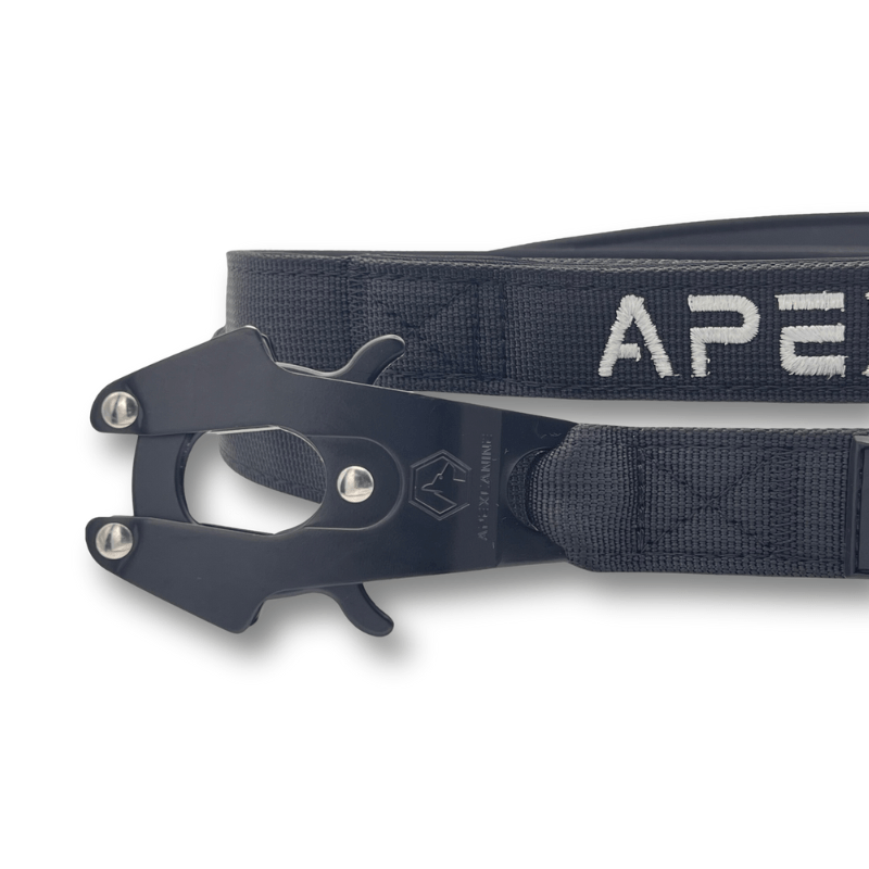 ApexCanine 1.4m Tactical Swivel Dogs Lead - Black - zoomed in on the clip - on white background